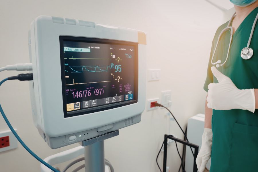 Heart vitals monitor